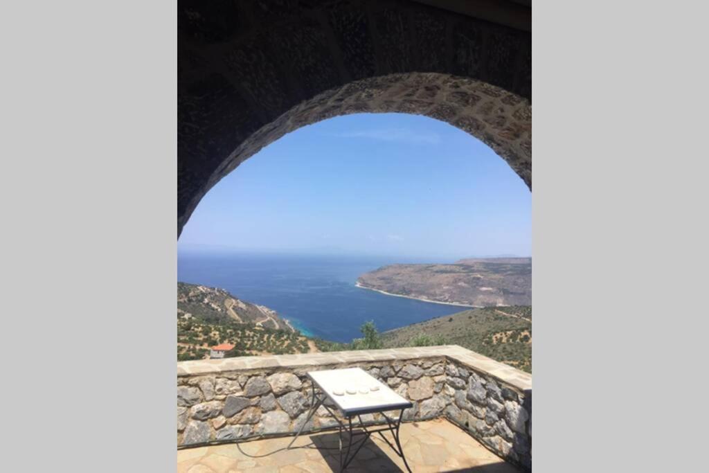Πύργος Παραδοσιακός Με Μαγευτική Θέα - Villa Traditional Tower With Amazing Sea View Areopoli Buitenkant foto