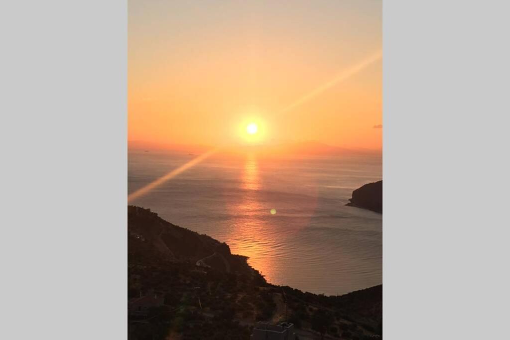 Πύργος Παραδοσιακός Με Μαγευτική Θέα - Villa Traditional Tower With Amazing Sea View Areopoli Buitenkant foto