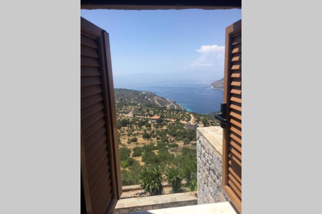 Πύργος Παραδοσιακός Με Μαγευτική Θέα - Villa Traditional Tower With Amazing Sea View Areopoli Buitenkant foto