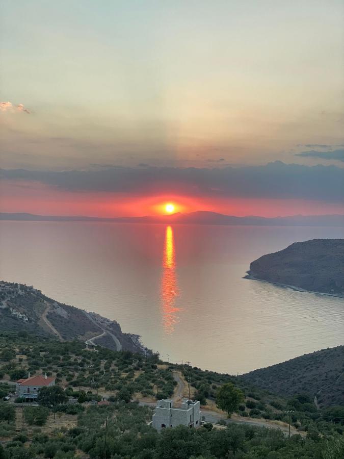 Πύργος Παραδοσιακός Με Μαγευτική Θέα - Villa Traditional Tower With Amazing Sea View Areopoli Buitenkant foto